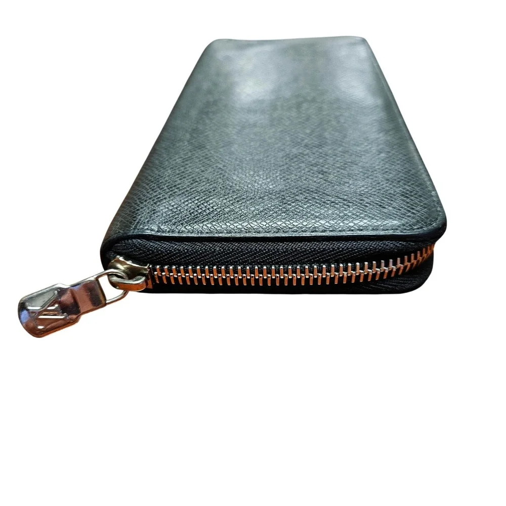 Louis Vuitton Taiga Zippy Organizer NM Black Wallet 2021 France LM0261 READ - Picture 5 of 14